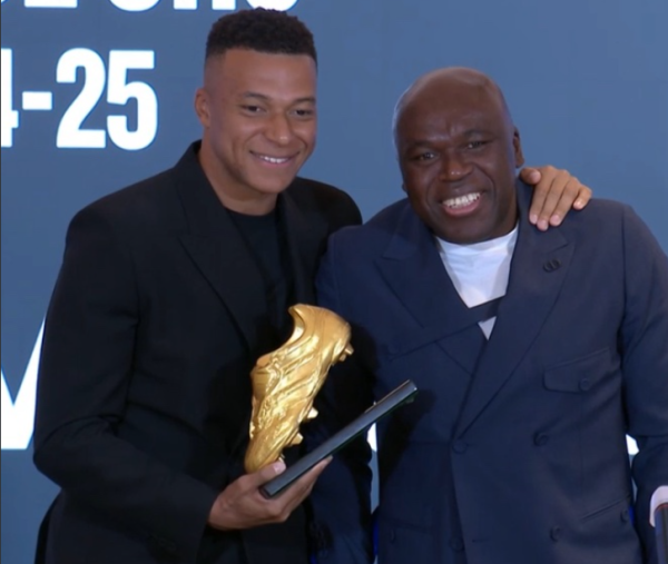 嘉正网 姆巴佩：获得欧洲金靴要感谢球队和队友，希望明年继续获奖